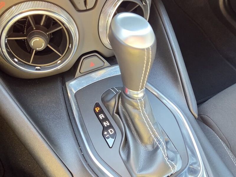 Used 2020 Chevrolet Camaro LT image 16