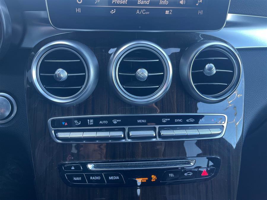 Used 2017 Mercedes-Benz GLC 300 4MATIC image 23