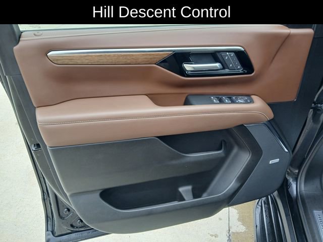 Certified 2025 Chevrolet Suburban High Country w/ Sun And Tow Package image 12