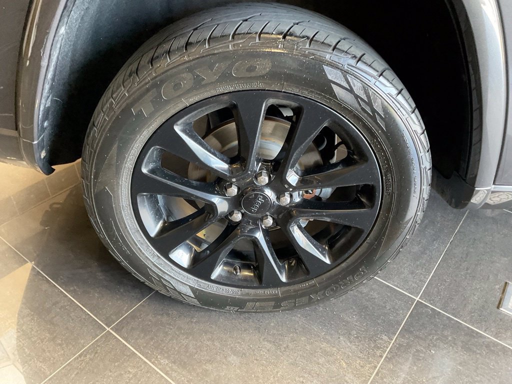 Used 2019 Jeep Grand Cherokee Altitude AWD/4WD image 8