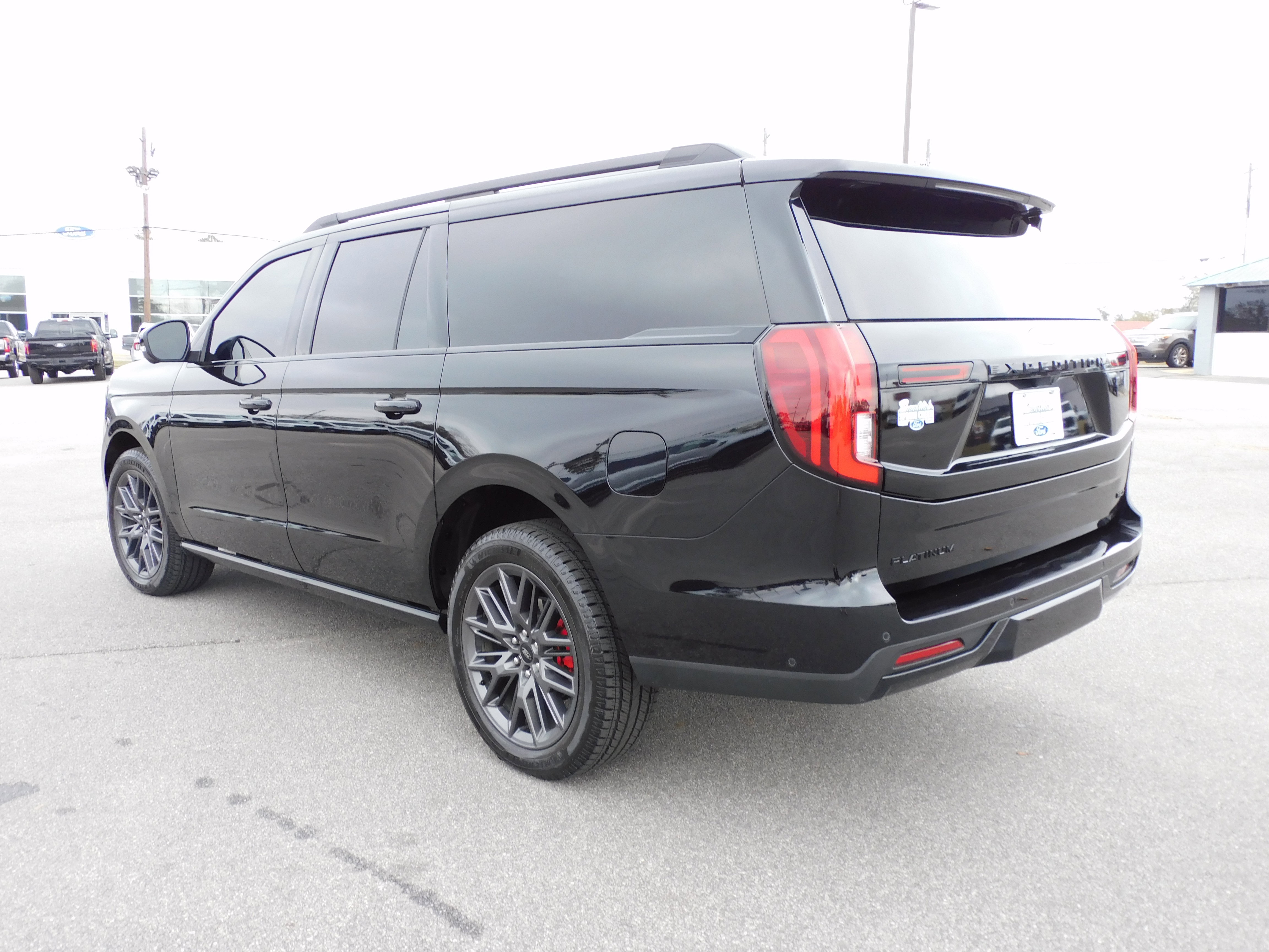 Used 2025 Ford Expedition Max Platinum w/ Stealth Performance Package image 9