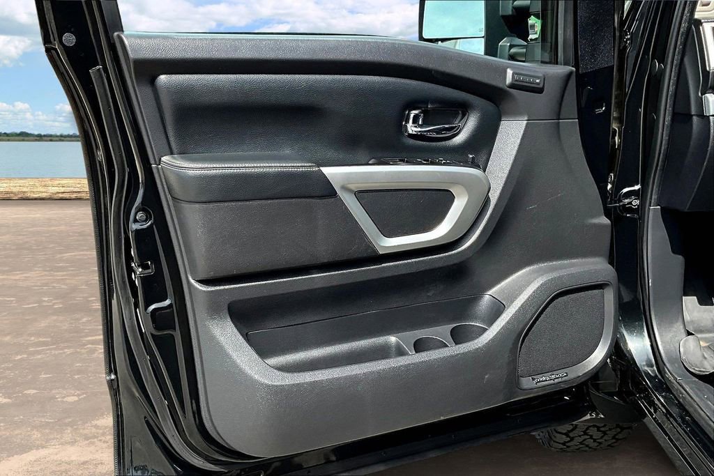 Used 2018 Nissan Titan PRO-4X w/ Pro-4x Convenience Package image 23