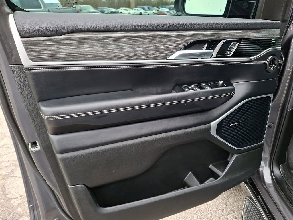 Used 2022 Jeep Wagoneer Series II w/ Premium Group I AWD/4WD image 14