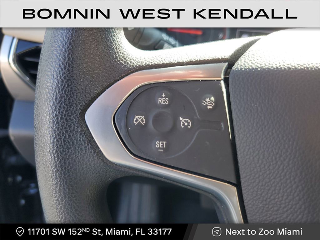 Used 2023 Chevrolet Traverse LS image 29