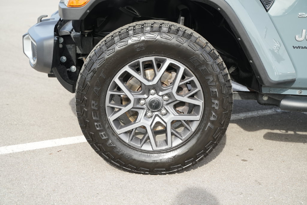 Used 2024 Jeep Wrangler Unlimited Sahara w/ Safety Group AWD/4WD image 12
