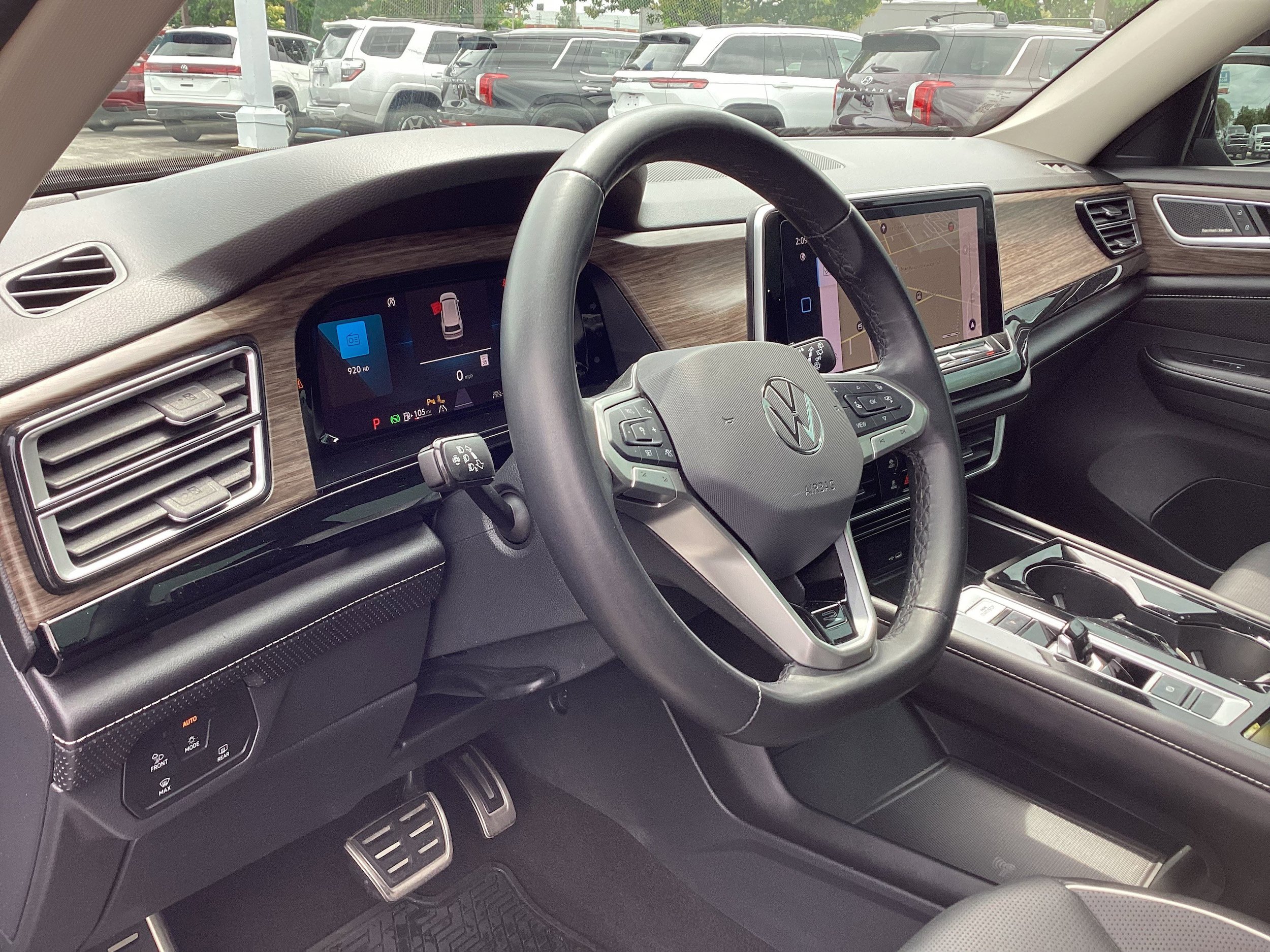 Used 2024 Volkswagen Atlas SEL Premium R-Line AWD/4WD image 11