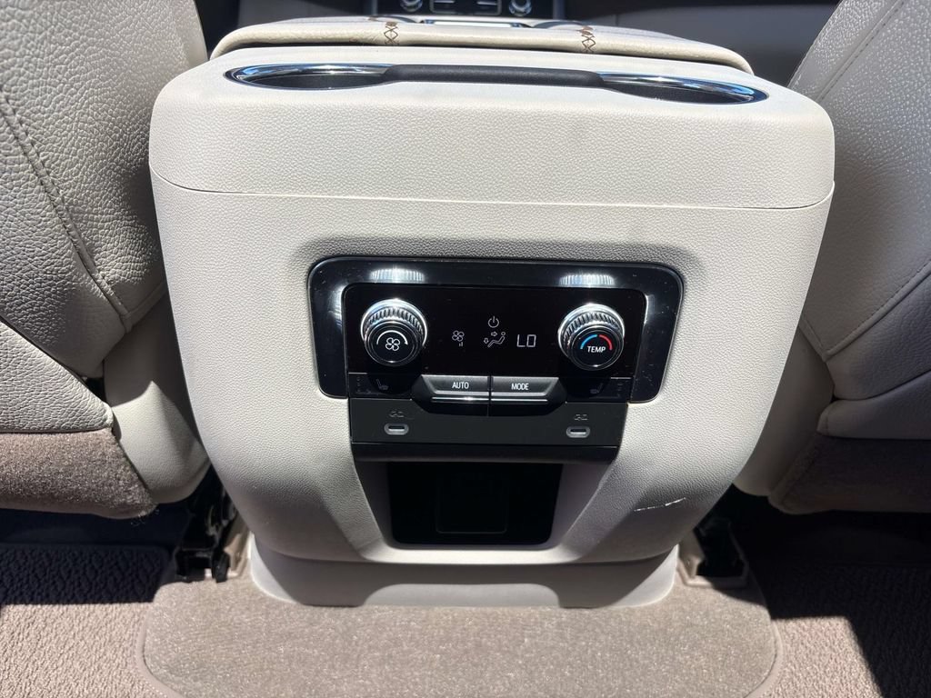Used 2022 GMC Yukon Denali AWD/4WD image 15