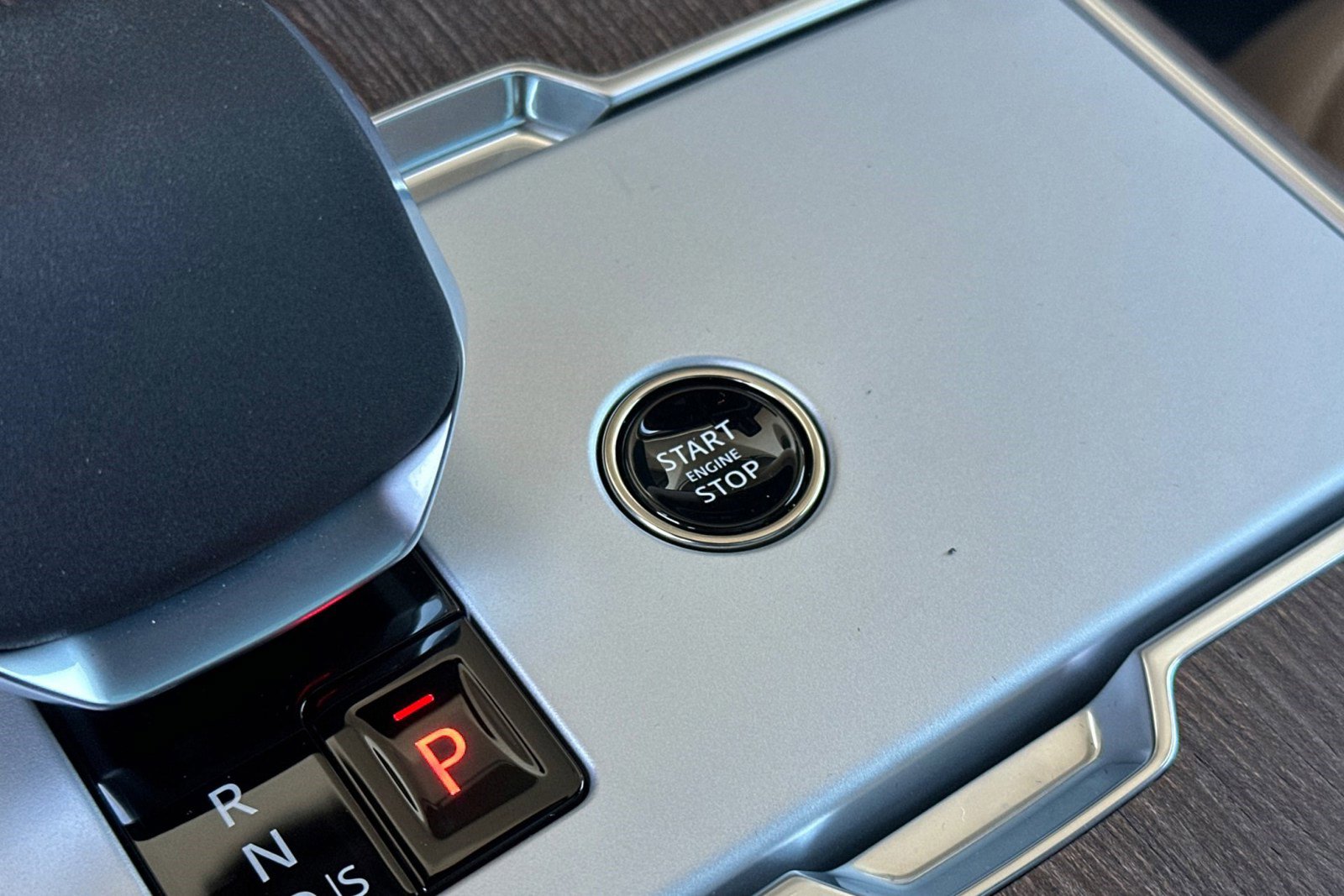 New 2026 Land Rover Range Rover Long Wheelbase SE image 28