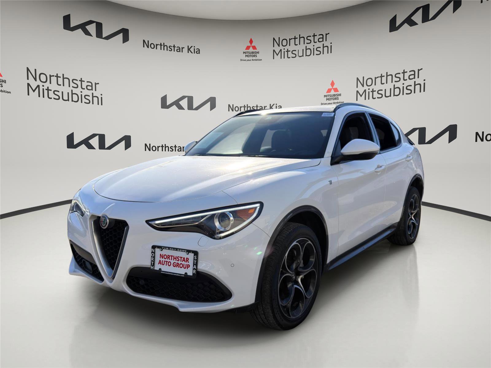 Used 2023 Alfa Romeo Stelvio Ti image 1