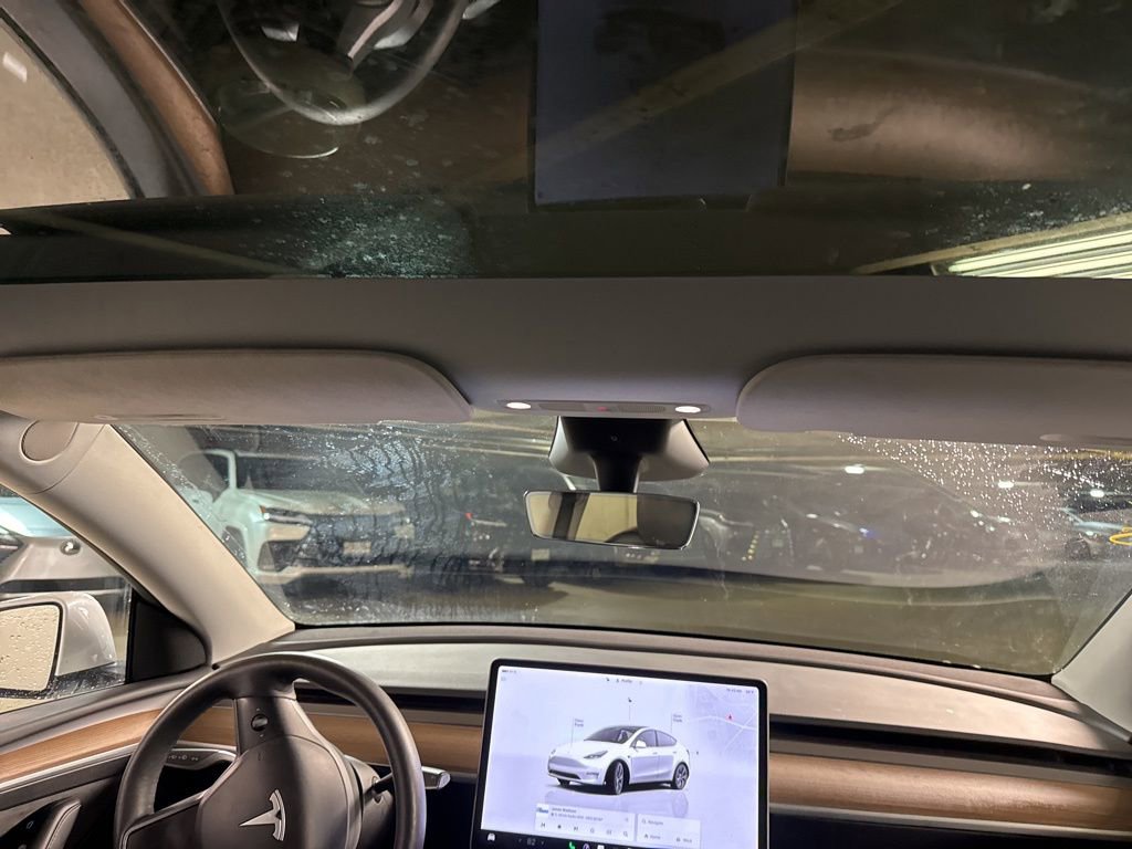 Used 2025 Tesla Model Y Long Range image 8