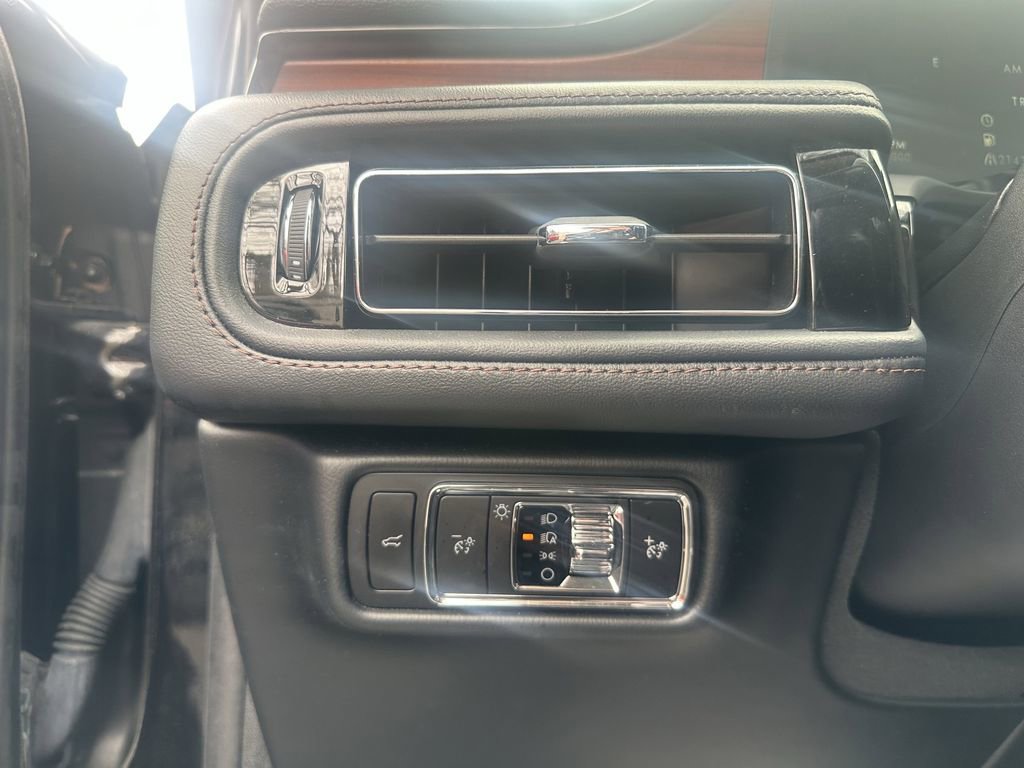 Used 2023 Lincoln Aviator Reserve w/ Equipment Group 201A AWD/4WD image 23