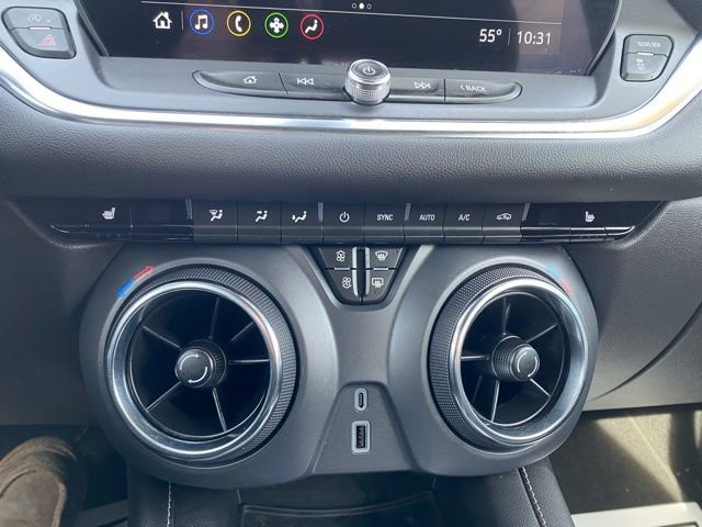 Used 2025 Chevrolet Blazer LT image 17