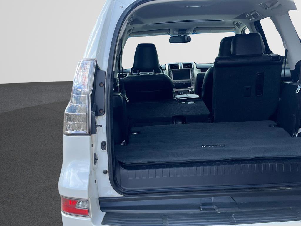 Used 2017 Lexus GX 460 Premium w/ Premium Package image 15