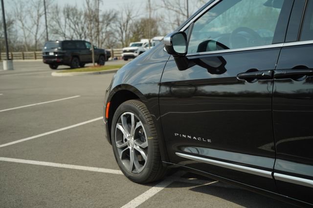 New 2026 Chrysler Pacifica Pinnacle AWD/4WD image 37