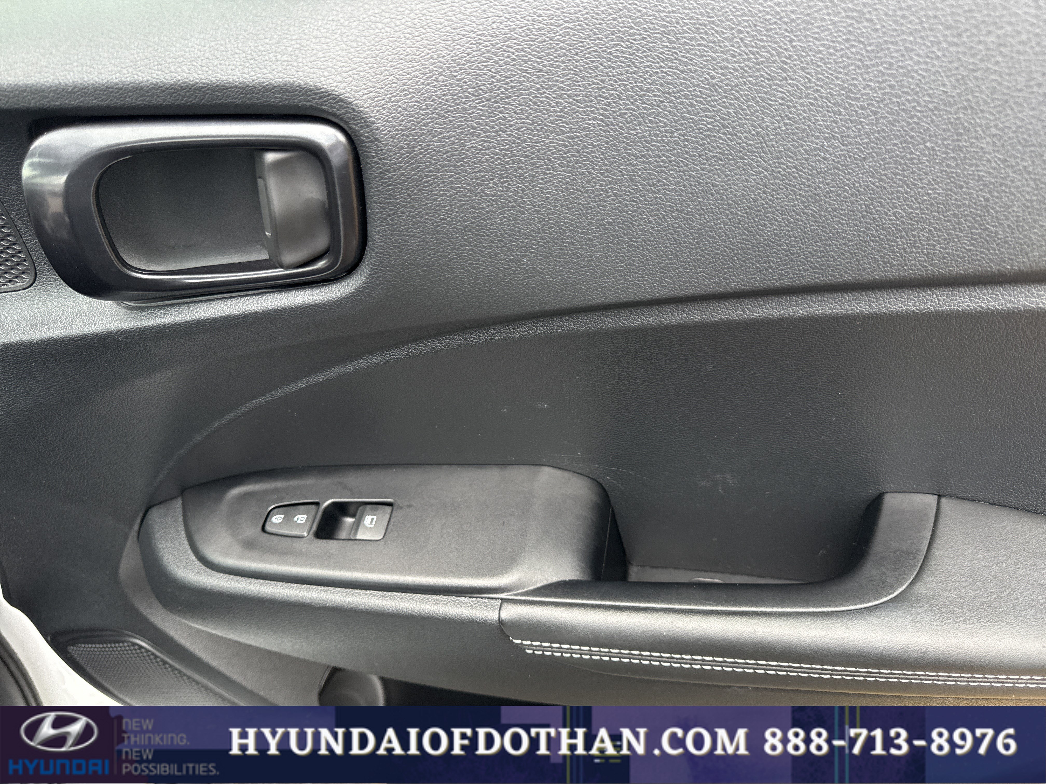 Certified 2023 Hyundai Venue Limited FWD image 17