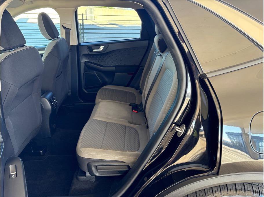 Used 2020 Ford Escape SE image 11