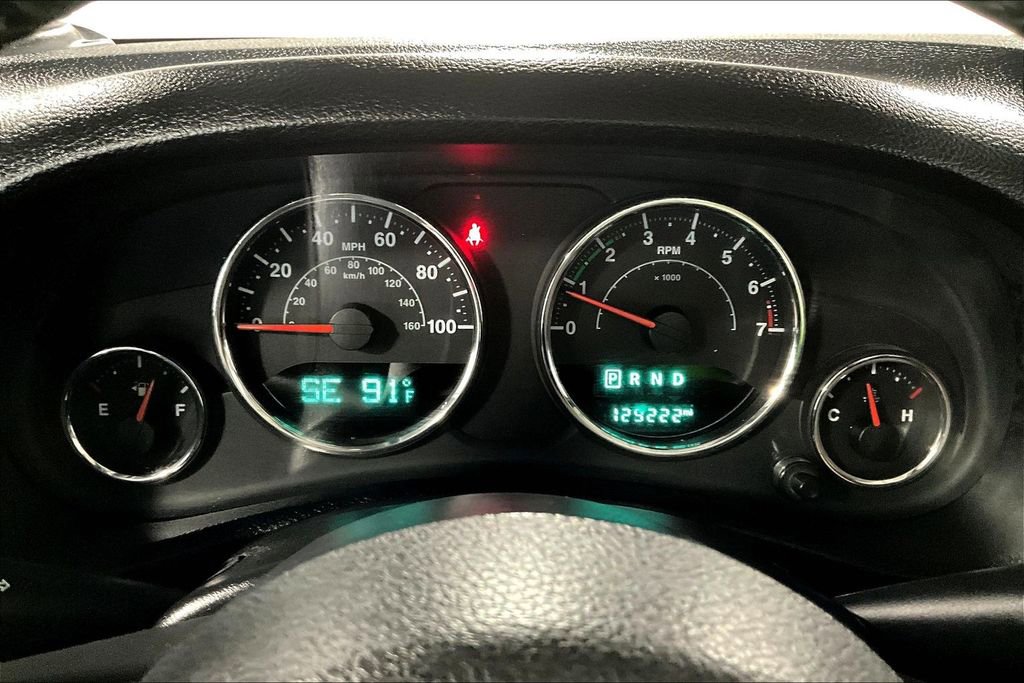 Used 2016 Jeep Wrangler Unlimited Rubicon w/ Connectivity Group image 26