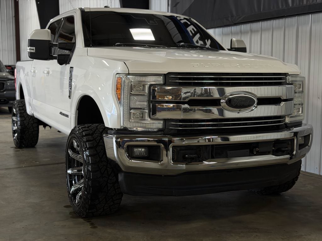Used 2017 Ford F250 Lariat w/ Lariat Ultimate Package AWD/4WD image 30