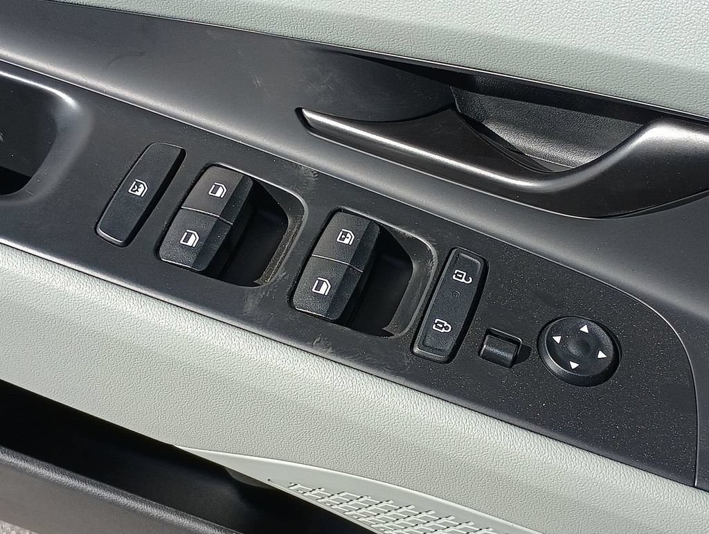 Certified 2024 Hyundai Elantra Limited FWD image 20