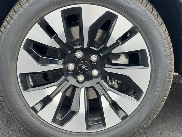 New 2026 Ford Explorer Platinum w/ LUX Leather Package AWD/4WD image 7