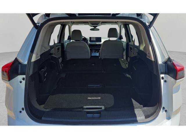 Used 2025 Nissan Rogue SL AWD/4WD image 31