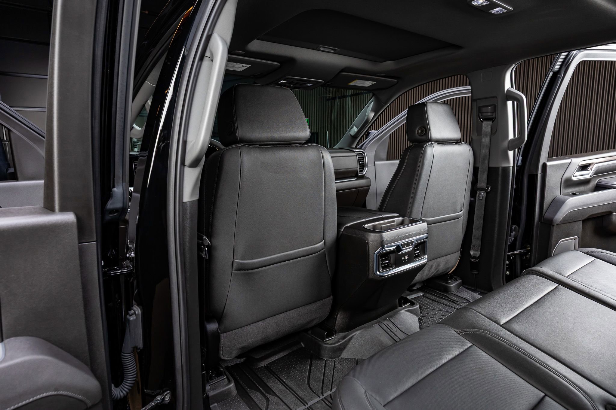 Used 2025 Chevrolet Silverado 2500 LTZ w/ LTZ Plus Package image 33