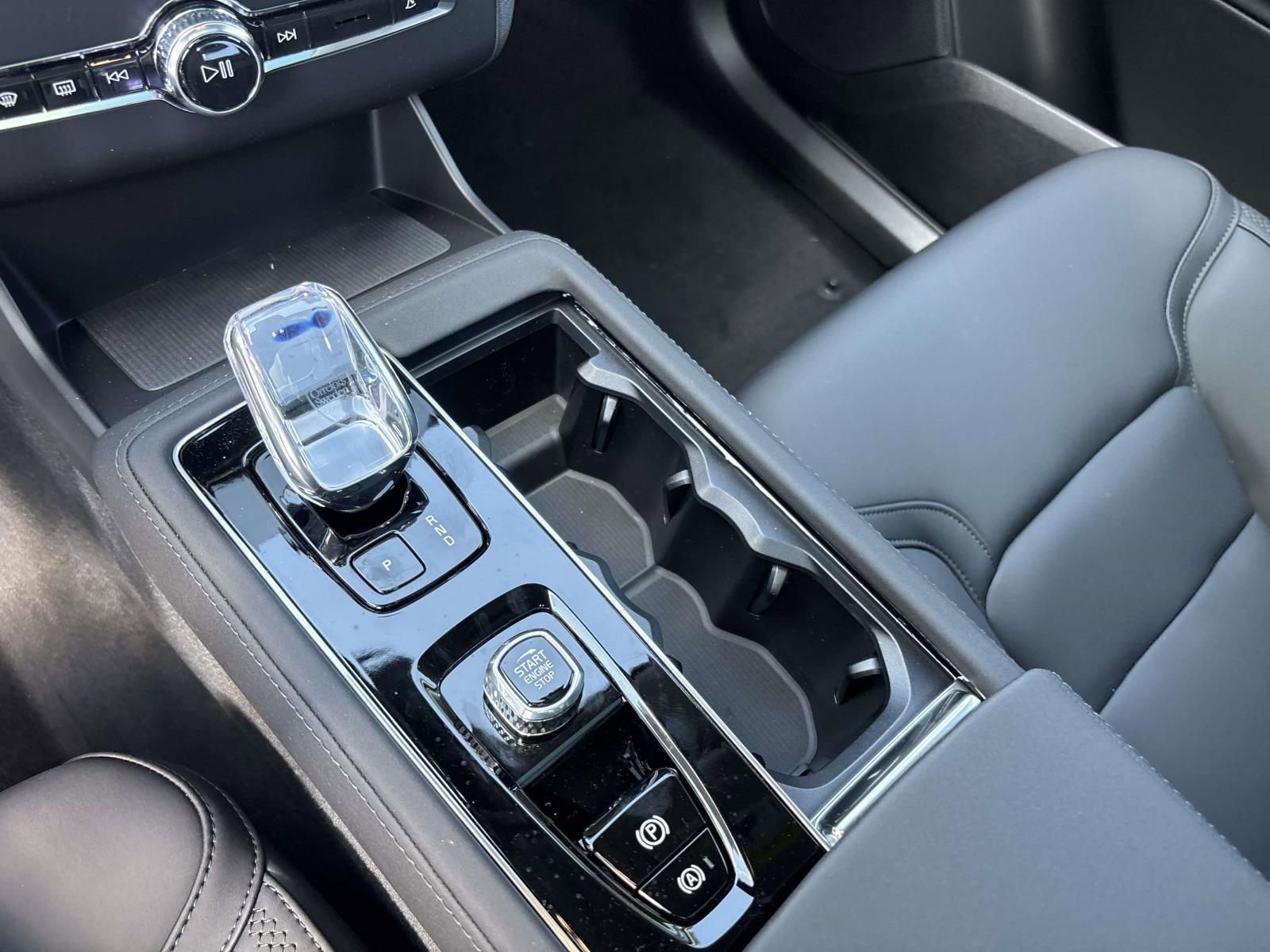 New 2026 Volvo XC90 B6 Plus w/ Protection Package Premier image 23