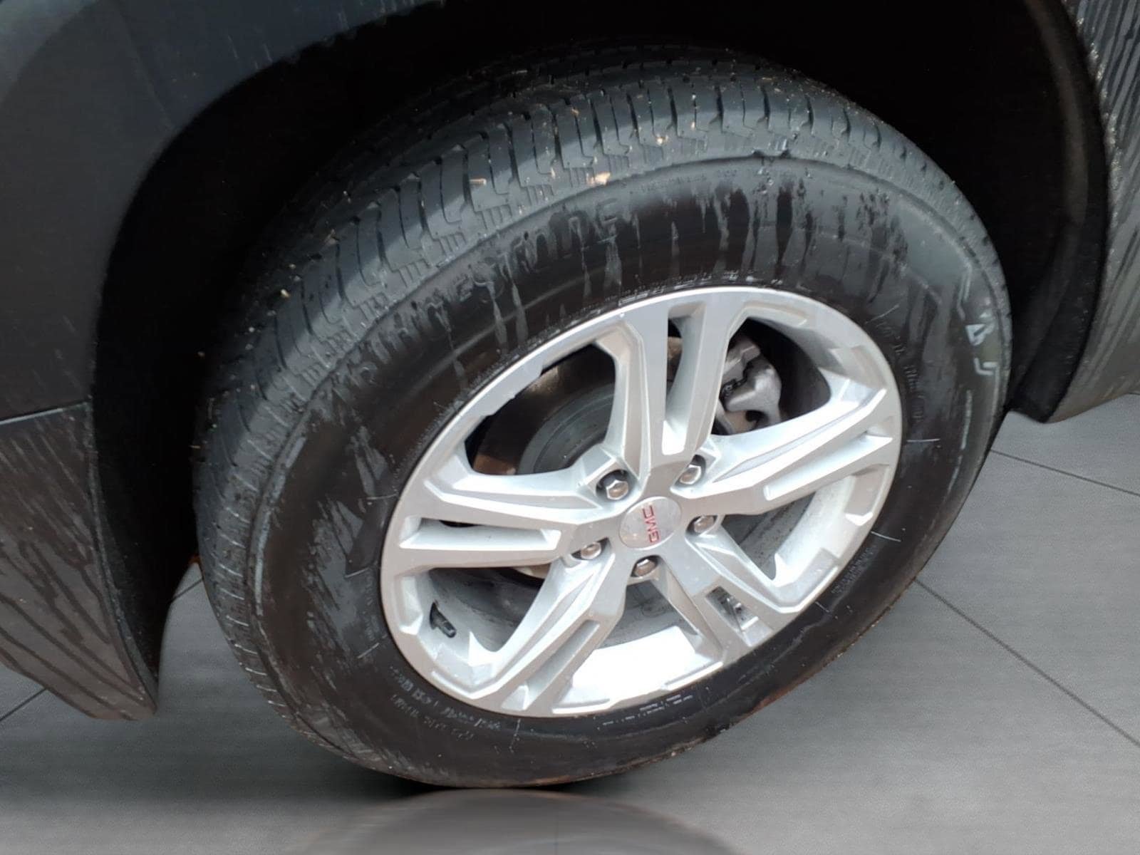 Used 2024 GMC Terrain SLE AWD/4WD image 5