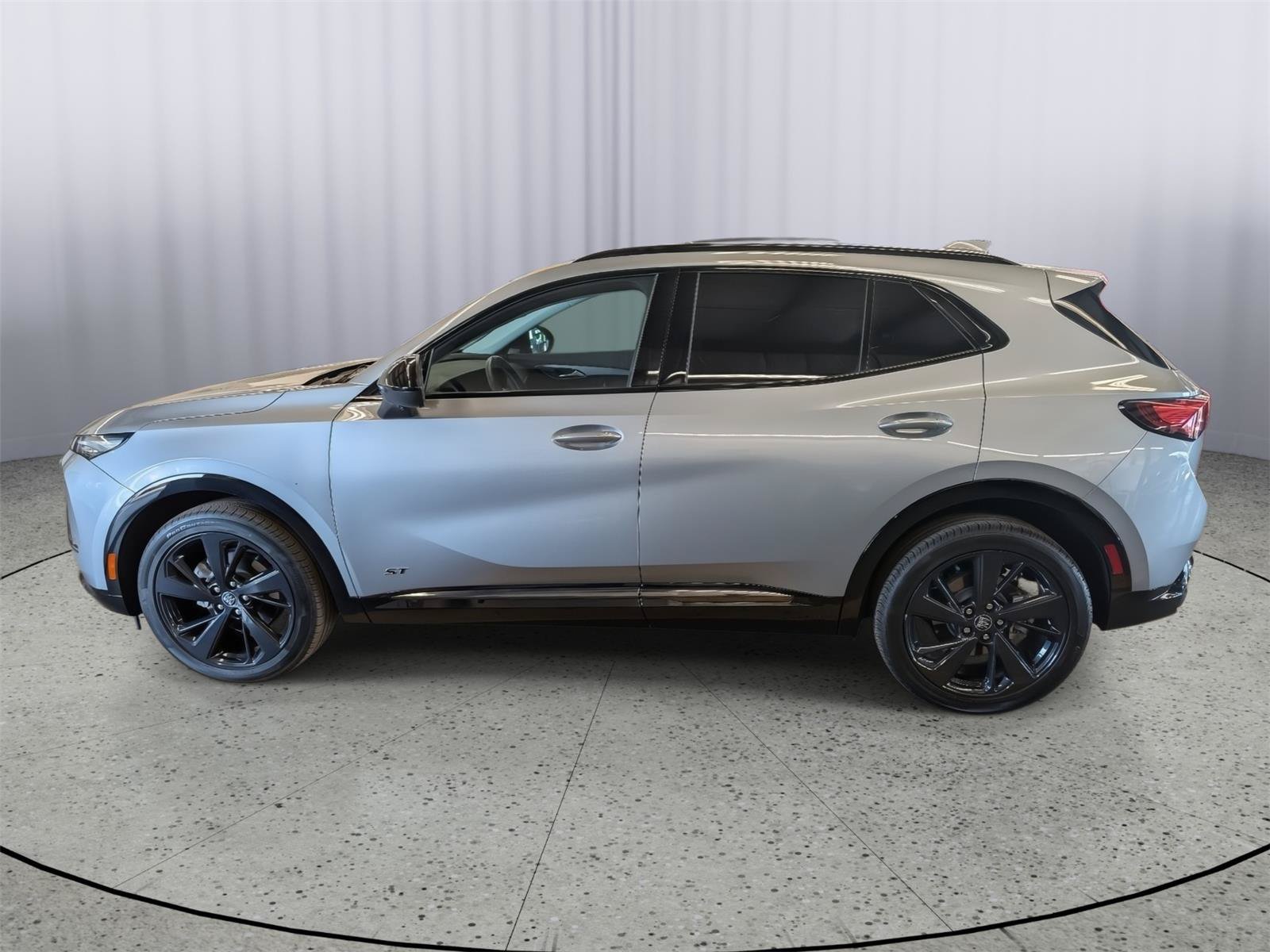 Used 2025 Buick Envision Sport Touring AWD/4WD image 2