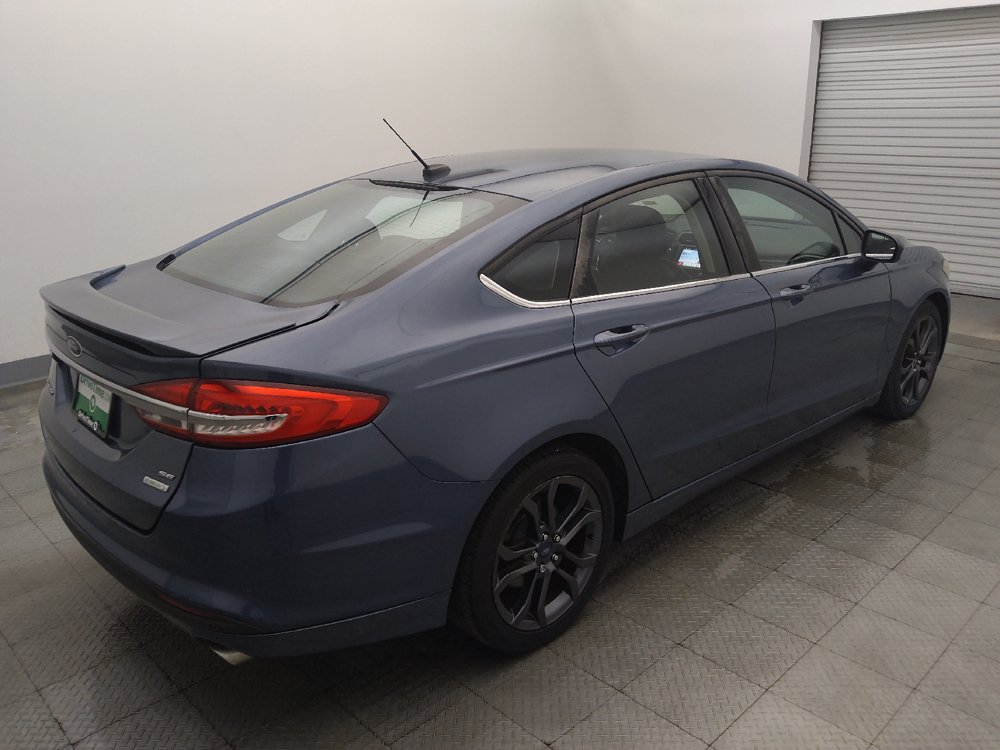 Used 2018 Ford Fusion SE w/ Equipment Group 201A FWD image 9