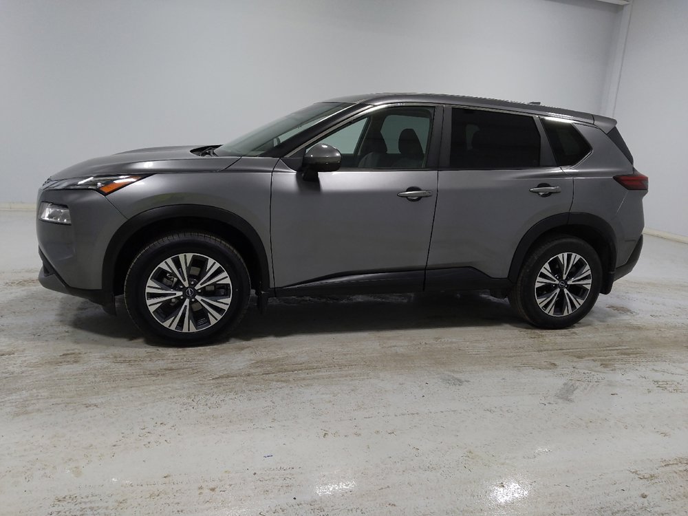 Used 2023 Nissan Rogue SV image 2