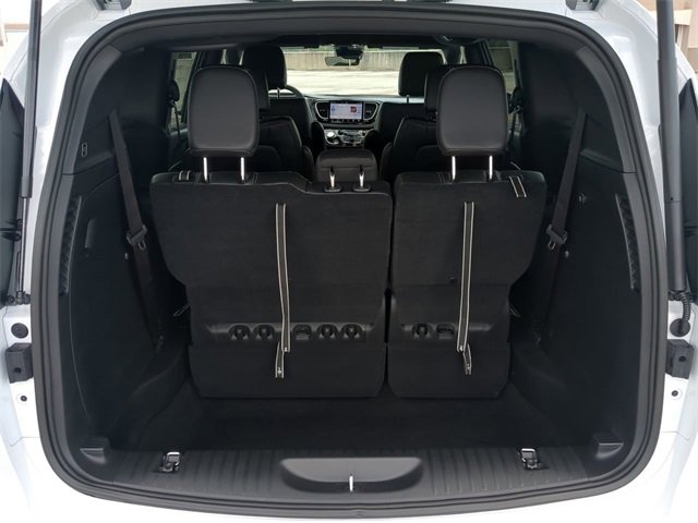 New 2026 Chrysler Voyager LX image 14