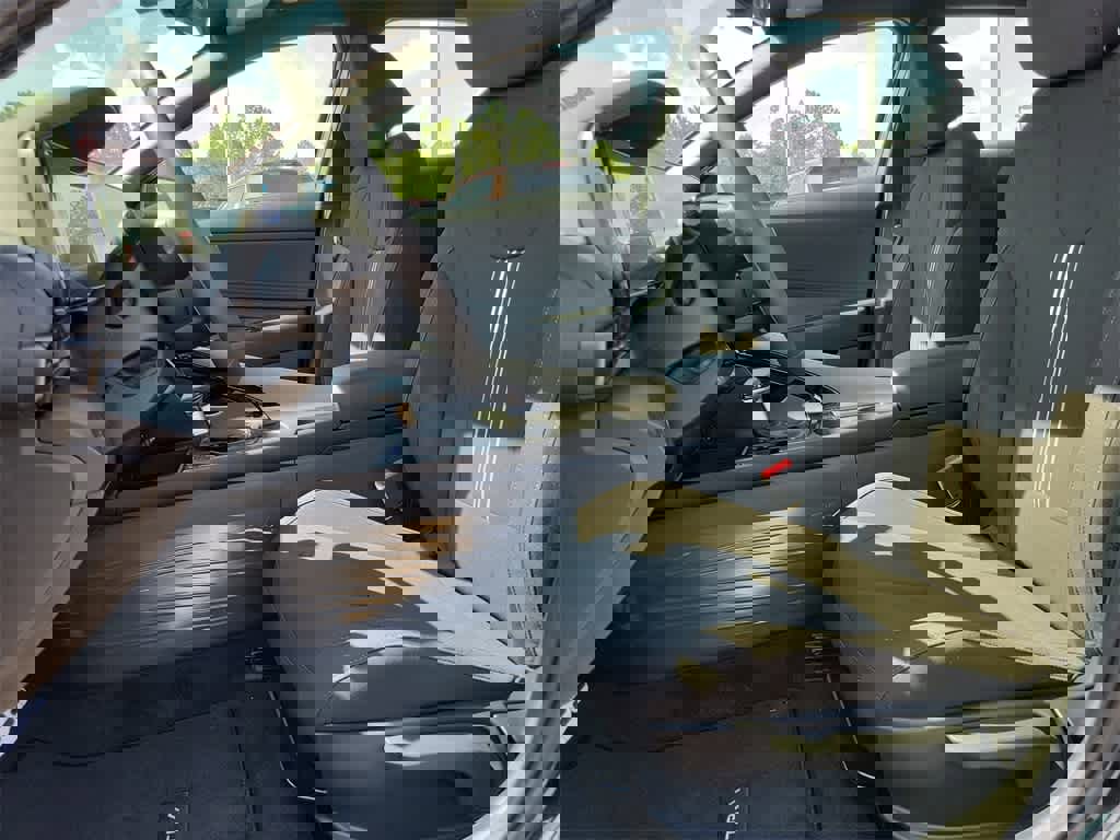 New 2025 Hyundai Elantra SEL image 13