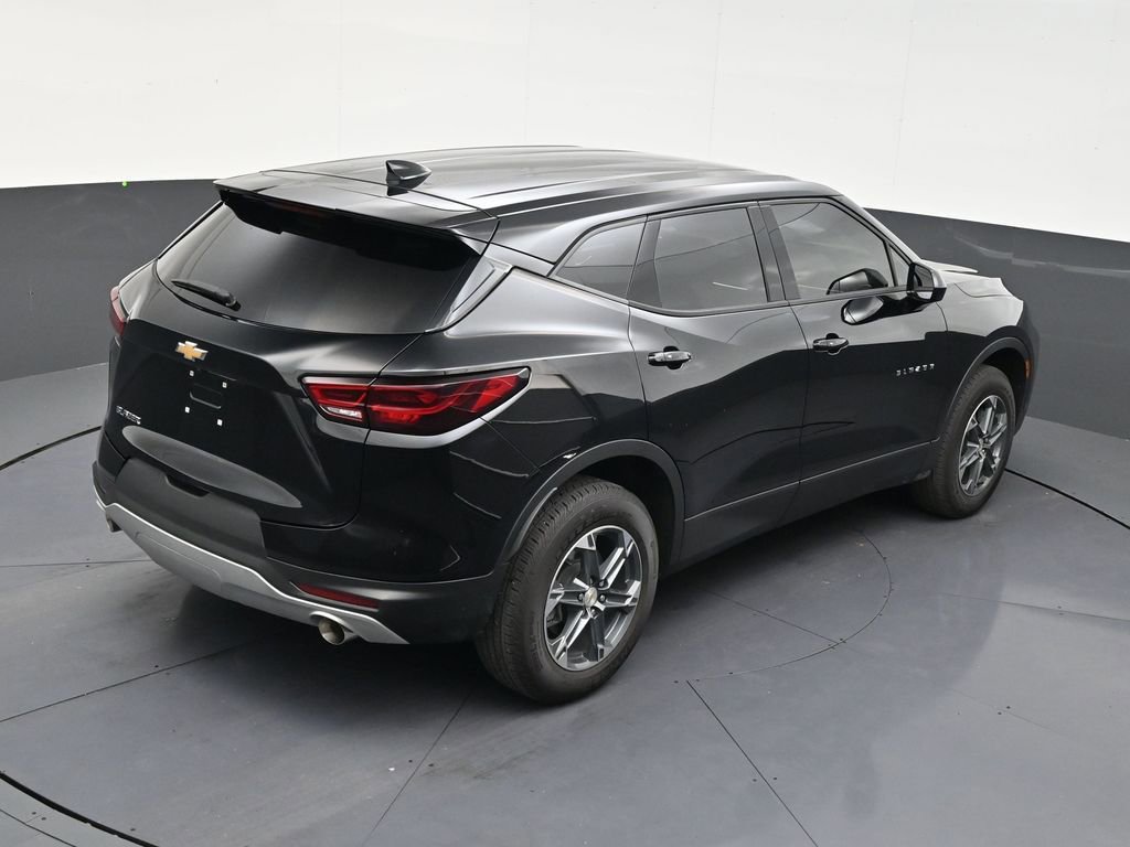 Used 2025 Chevrolet Blazer LT FWD image 16