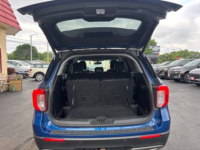 Used 2021 Ford Explorer XLT w/ Equipment Group 202A AWD/4WD image 18