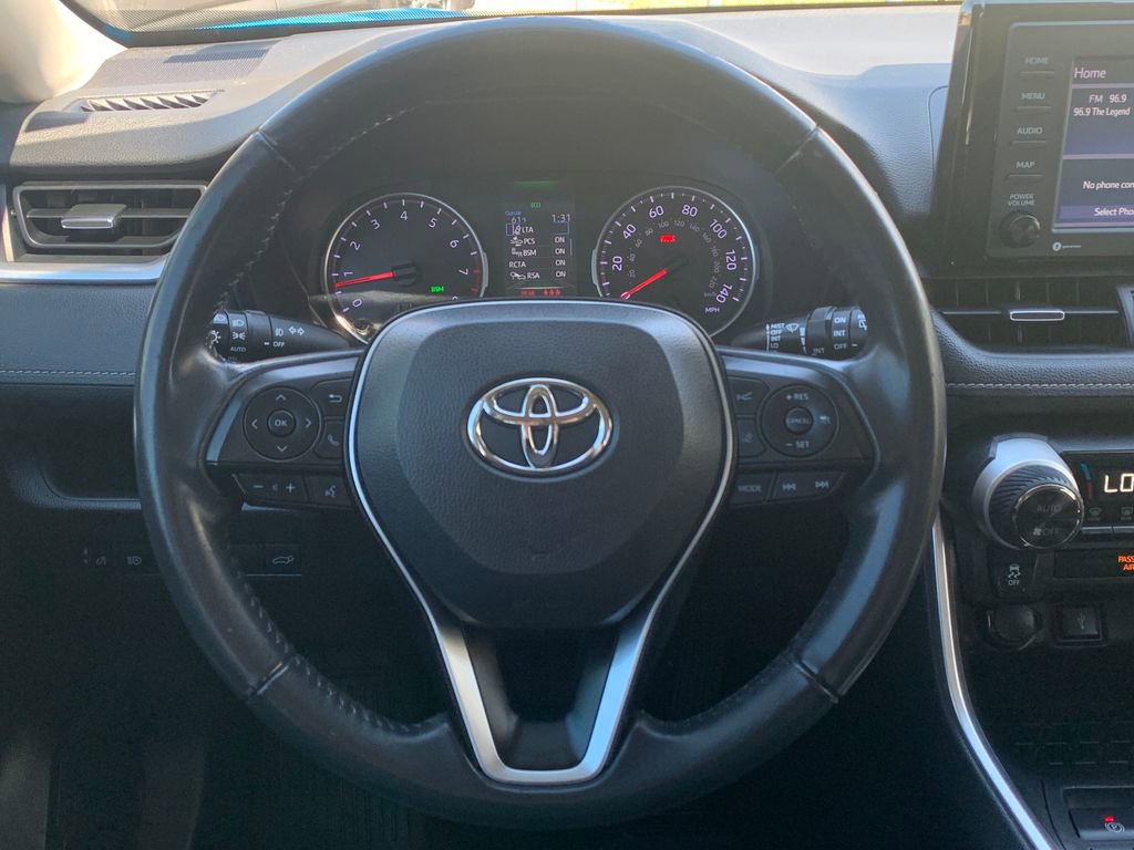 Used 2021 Toyota RAV4 XLE Premium image 12