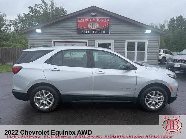Used 2022 Chevrolet Equinox LS w/ LPO, Floor Liner Package AWD/4WD image 2