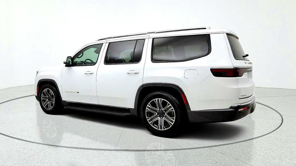 Used 2022 Jeep Wagoneer Series III AWD/4WD image 7