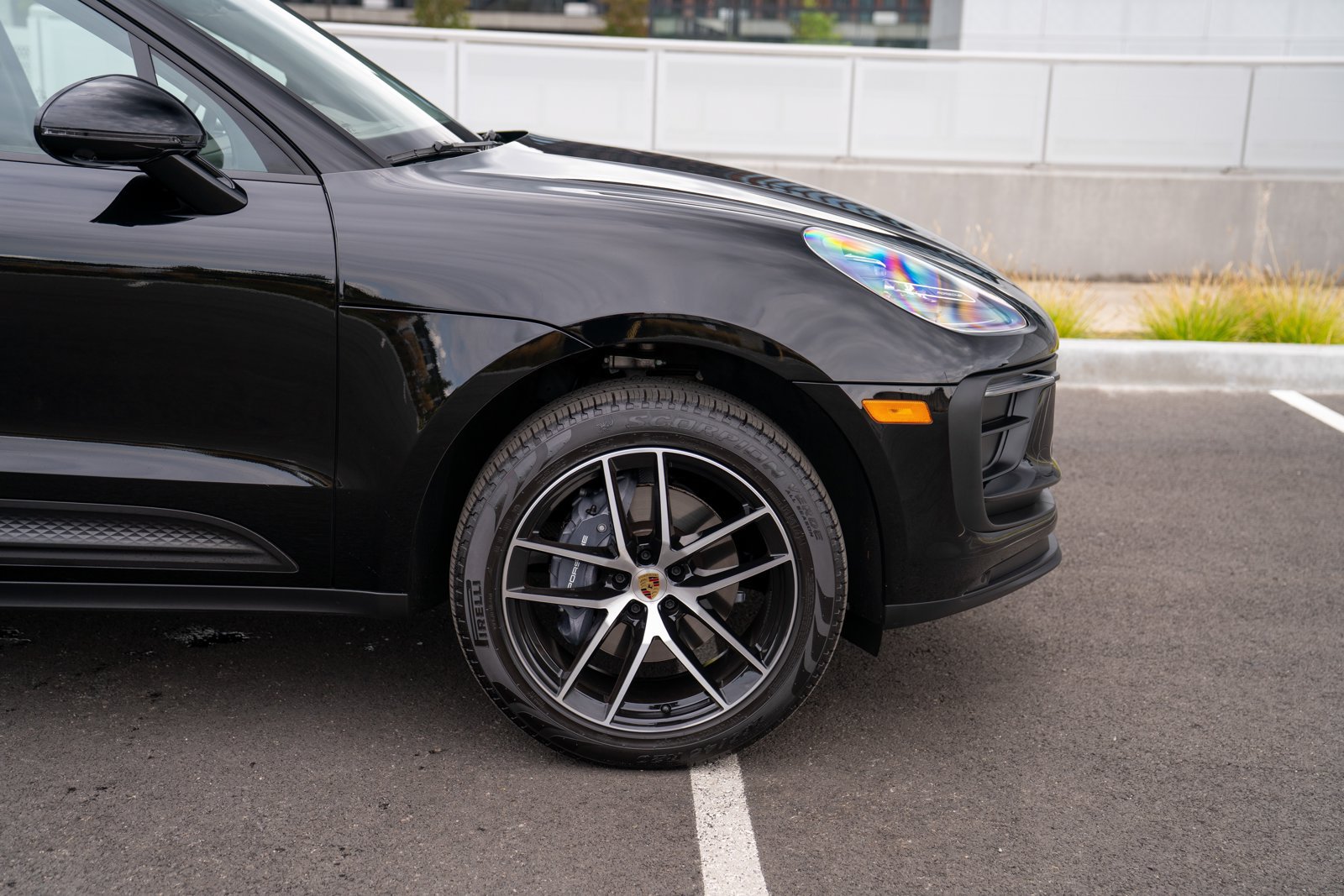Certified 2026 Porsche Macan AWD/4WD image 9