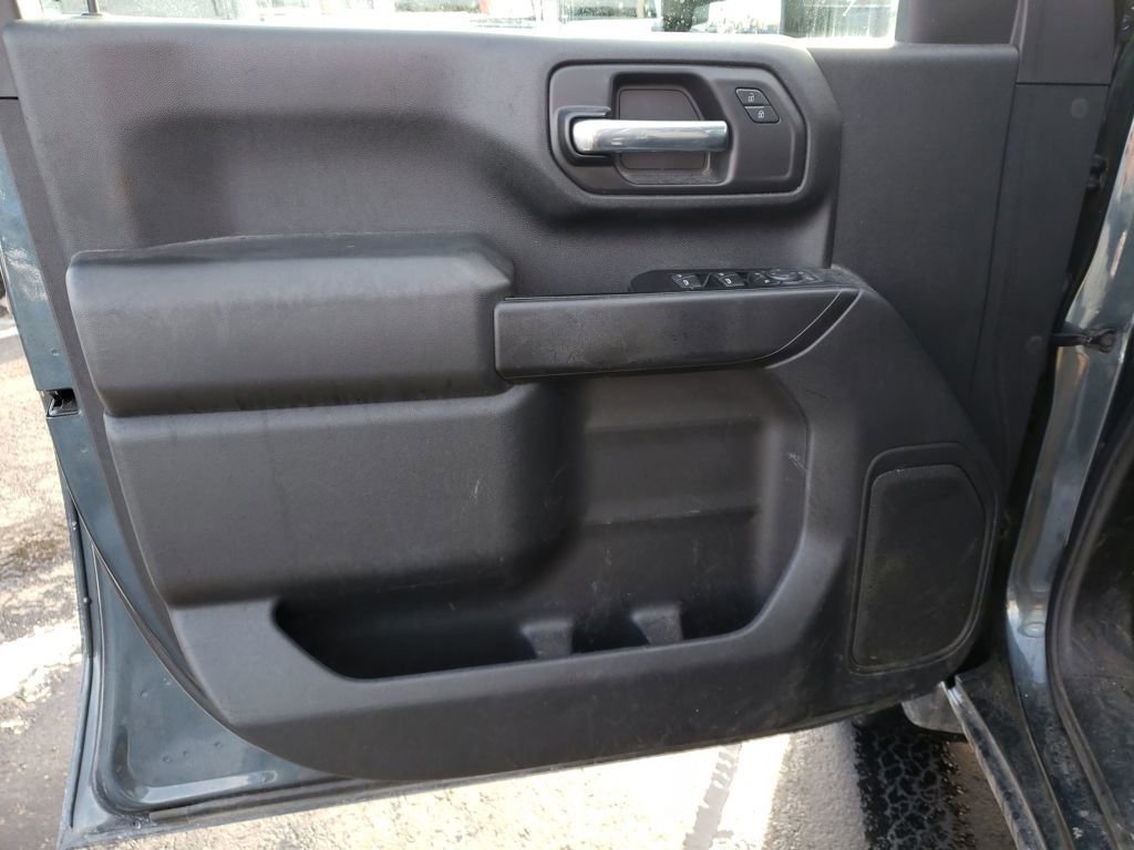 Used 2020 Chevrolet Silverado 2500 Custom w/ Custom Value Package image 10