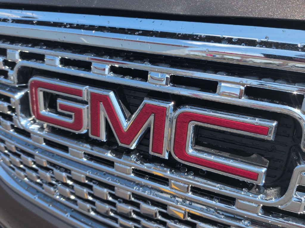 Used 2019 GMC Acadia Denali AWD/4WD image 32