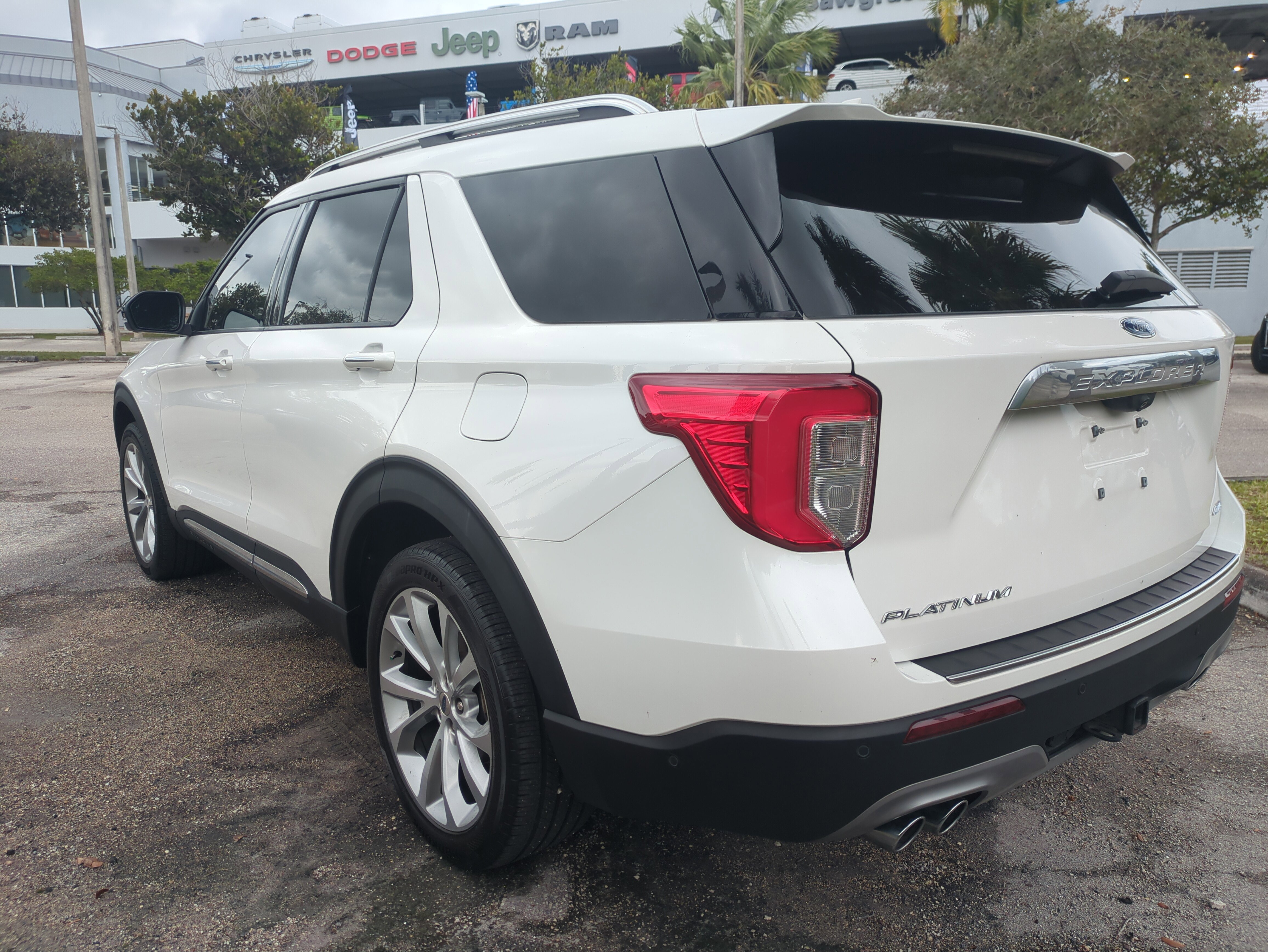 Used 2022 Ford Explorer Platinum w/ Equipment Group 601A image 7