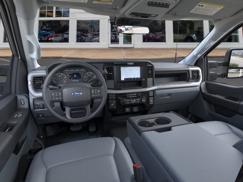 New 2025 Ford F550 4x4 Regular Cab Super Duty image 9