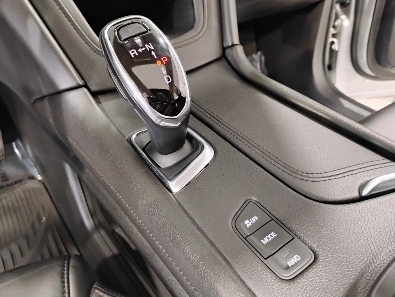 Used 2018 Cadillac XT5 Luxury w/ Driver Awareness Package image 22