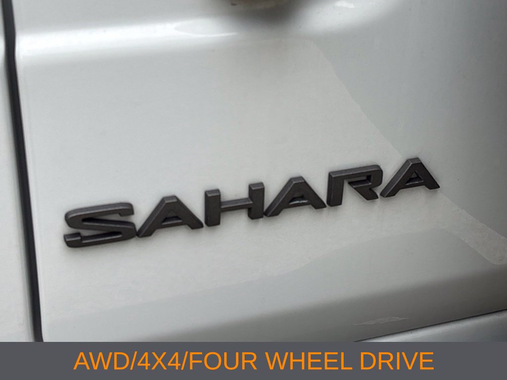 Used 2025 Jeep Wrangler Unlimited Sahara AWD/4WD image 9