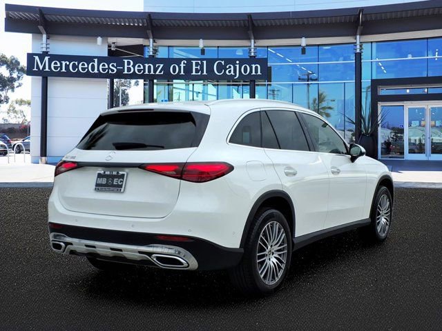 Used 2025 Mercedes-Benz GLC 300 image 3