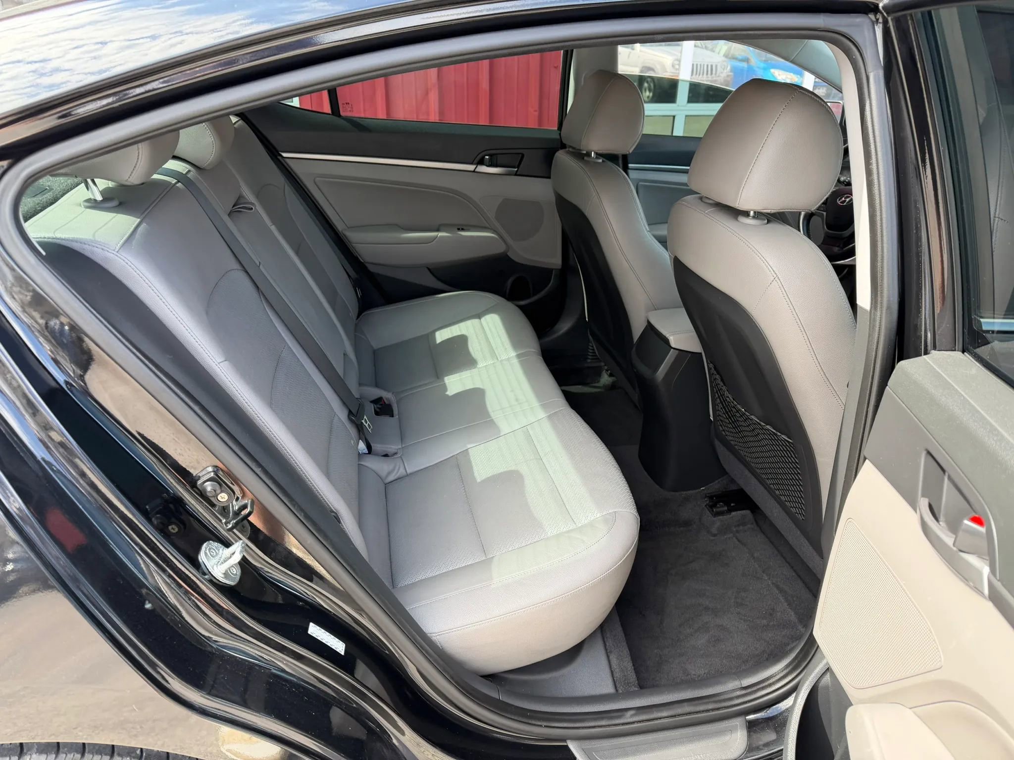 Used 2018 Hyundai Elantra Limited FWD image 16