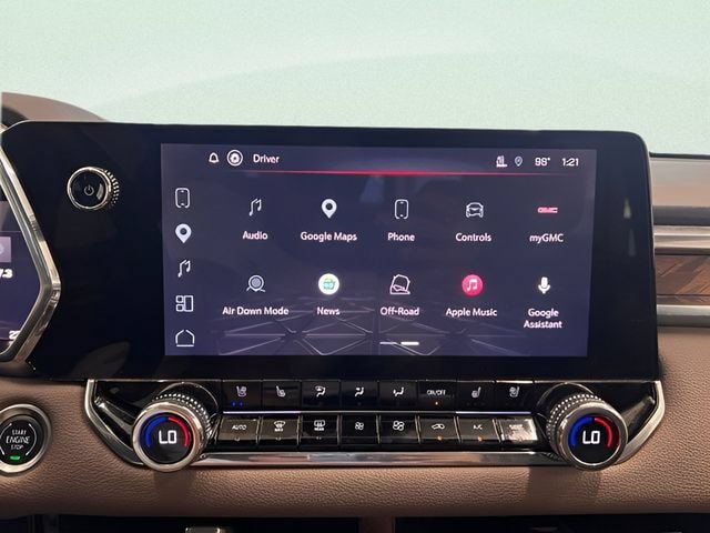 Certified 2025 GMC Canyon Denali AWD/4WD image 8