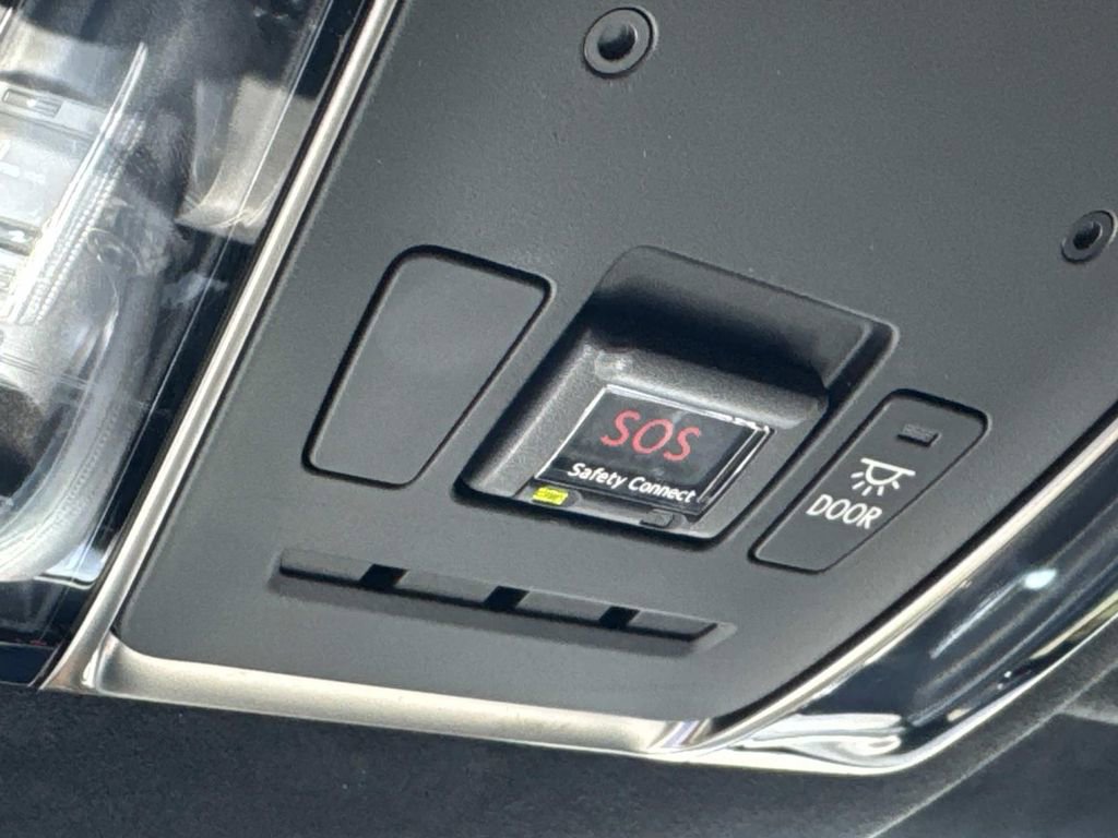 Used 2018 Lexus LC 500 Coupe w/ Touring Package RWD image 29