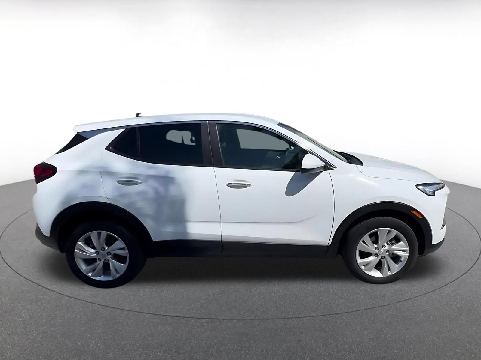 Used 2025 Buick Encore GX Preferred AWD/4WD image 15